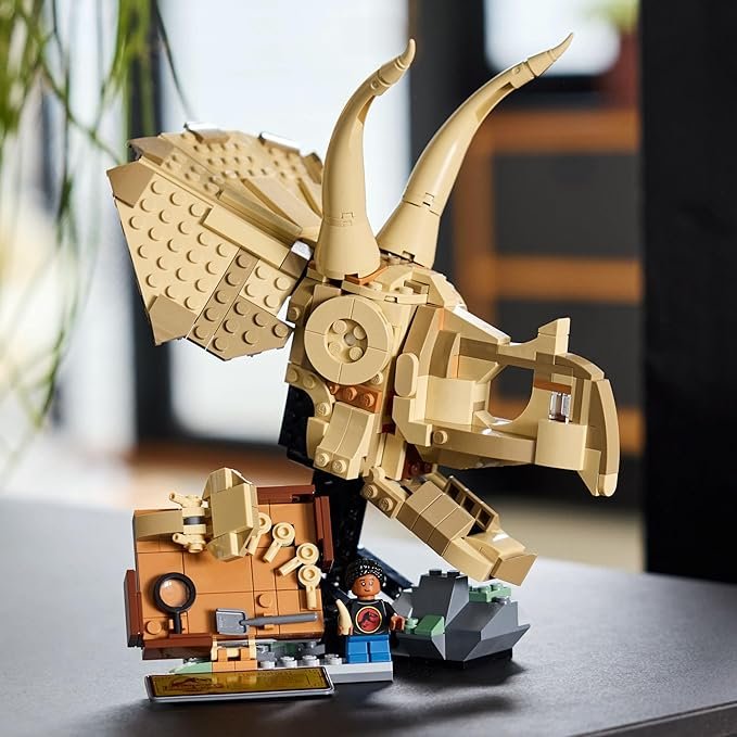 LEGO Jurassic Park 76969 - Fósseis de dinossauro crânio de Tricerátopo